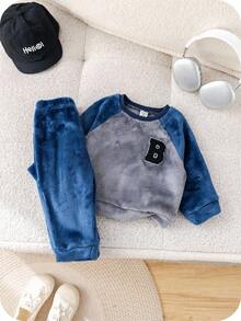 SHEIN 2pcs/Set Baby Boy Blue Fluffy Long Sleeve Homewear Set,Autumn Baggy Carrer Day Back-To-School Thermal Outfit,Unisex Baby Winter Clothes For Christmas - Multicolor - View 3