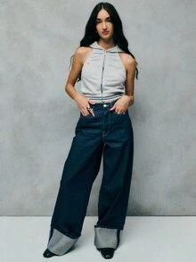 TypaGal Der ärmelloser Reißverschluss-Hoodie verleiht Herbstoutfits, Bürokleidung und Winterkollektionen von Frauen sportliche Energie. Der gestreifte Saum eignet sich für Gym, Büromode und zum Layering unter Trenchcoats oder Strickjacken.