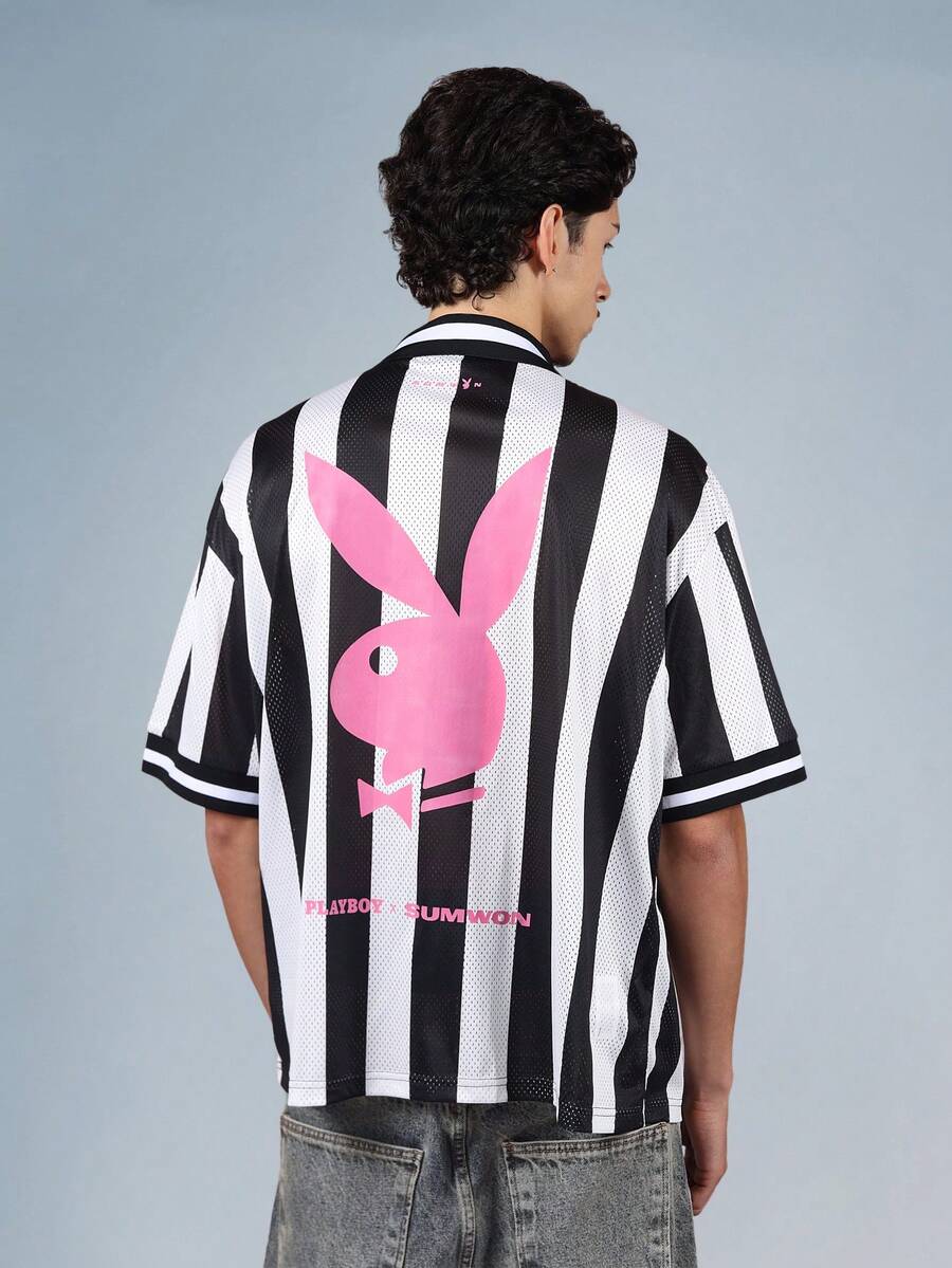 PLAYBOY X SUMWON Studios 限量版街头服饰针织超大 T 恤，带条纹兔子标志徽章复古时尚休闲装春夏系列 - 白色 - 查看 1