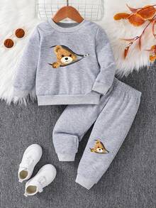 SHEIN Playful Pals 2pcs Baby Boy Casual Cute Bear Graphic Crew Neck Sweatshirt Set, Suitable For Autumn, Winter, Spring Baby Sportswear Baby Sweat Outfits Toddler Bear Outfit Baby Tracksuit Baby Boy Clothes Baby Boy Streetwear Toddler Clothes Fall - Grey - View 3