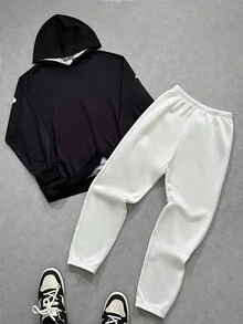 SHEIN 2 件套青少年男孩舒适宽松连帽衫，带肖像图案和白色运动裤，休闲运动服适合秋冬季场合，如郊游、聚会、学校 - 黑與白 - 查看 2