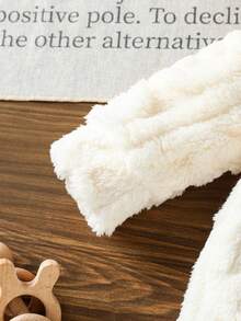 SHEIN Vintaside Kids 1 件新生儿连帽连体衣，休闲可爱毛绒柔软舒适，适合户外和家居，秋冬季