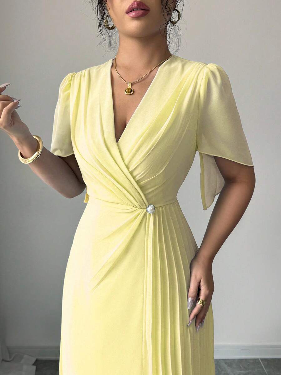 Rafferiza Solid Color Chiffon Fashionable Cinched Waist Elegant Pleated Dress - Yellow - View 1