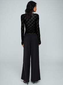 TRNVIE Women's Casual V-Neck Thumb Hole Tight Cropped Top With Graphic Print, Suitable For Spring And Autumn, Commuting And School - Black - View 2