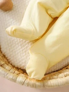 SHEIN Newborn Baby Girls Autumn Outfit Set, Long Sleeve Cute Collar Bow Top, Pants, Socks And Hat Fall Winter - Yellow - View 6