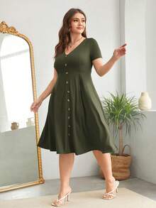SHEIN Clasi Vestido acampanado con botones adelante de talla grande - Verde militar - Ver 3