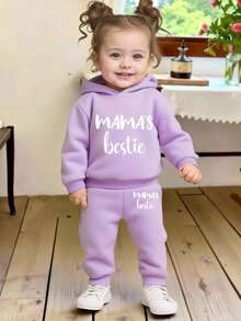 SHEIN Playful Pals 2 件套女婴服装，时尚简约撞色字母印花连帽卫衣和撞色字母印花裤套装，适合秋冬季外出，紫色卫衣套装 - 紫色 - 查看 1