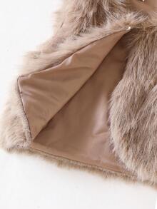 Elladie kids 女童优雅仿皮草背心搭配白色罗纹长袖上衣和驼色百褶裙套装 - 咖啡棕 - 查看 8