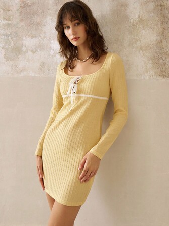 Cévolie 淡黄色方领系腰长袖连衣裙