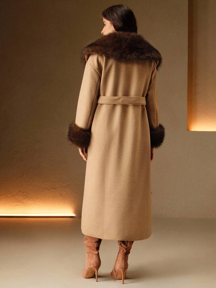 ゆったりしたカジュアルなロングキャメルコート、フェイクファー襟付き、冬用アウター
