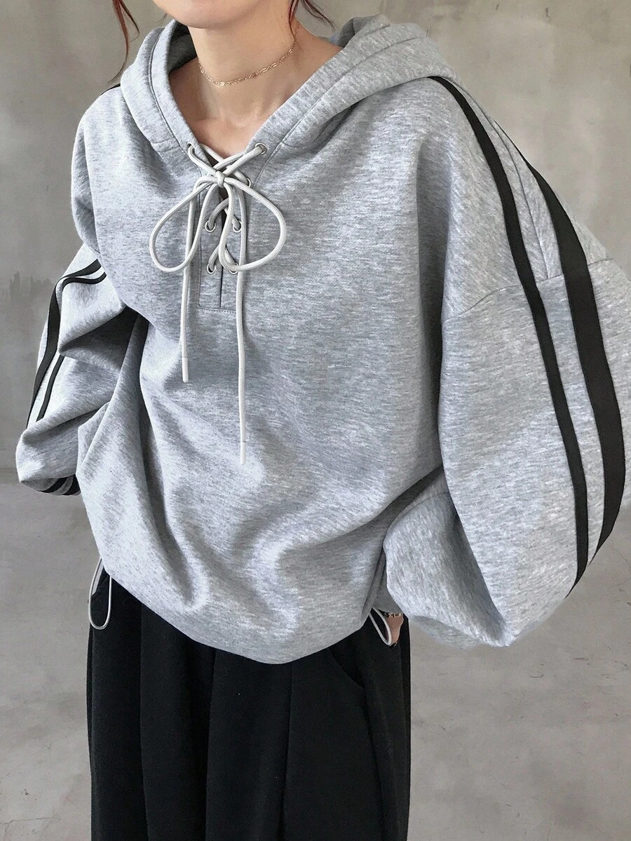 FRIFUL 女式花卉灰色连帽抽绳落肩长袖撞色条纹下摆抽绳宽松休闲羊毛运动衫，秋季