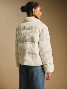 Poéselle 米色外套，女士绞花针织绗缝外套，拉链绗缝飞行员夹克 - 轻便舒适的冬季外套，针织，极简冬季，胶囊衣橱必备单品，复古风格，女士纹理立领拉链短款绗缝外套，秋冬 - 白色 - 查看 6