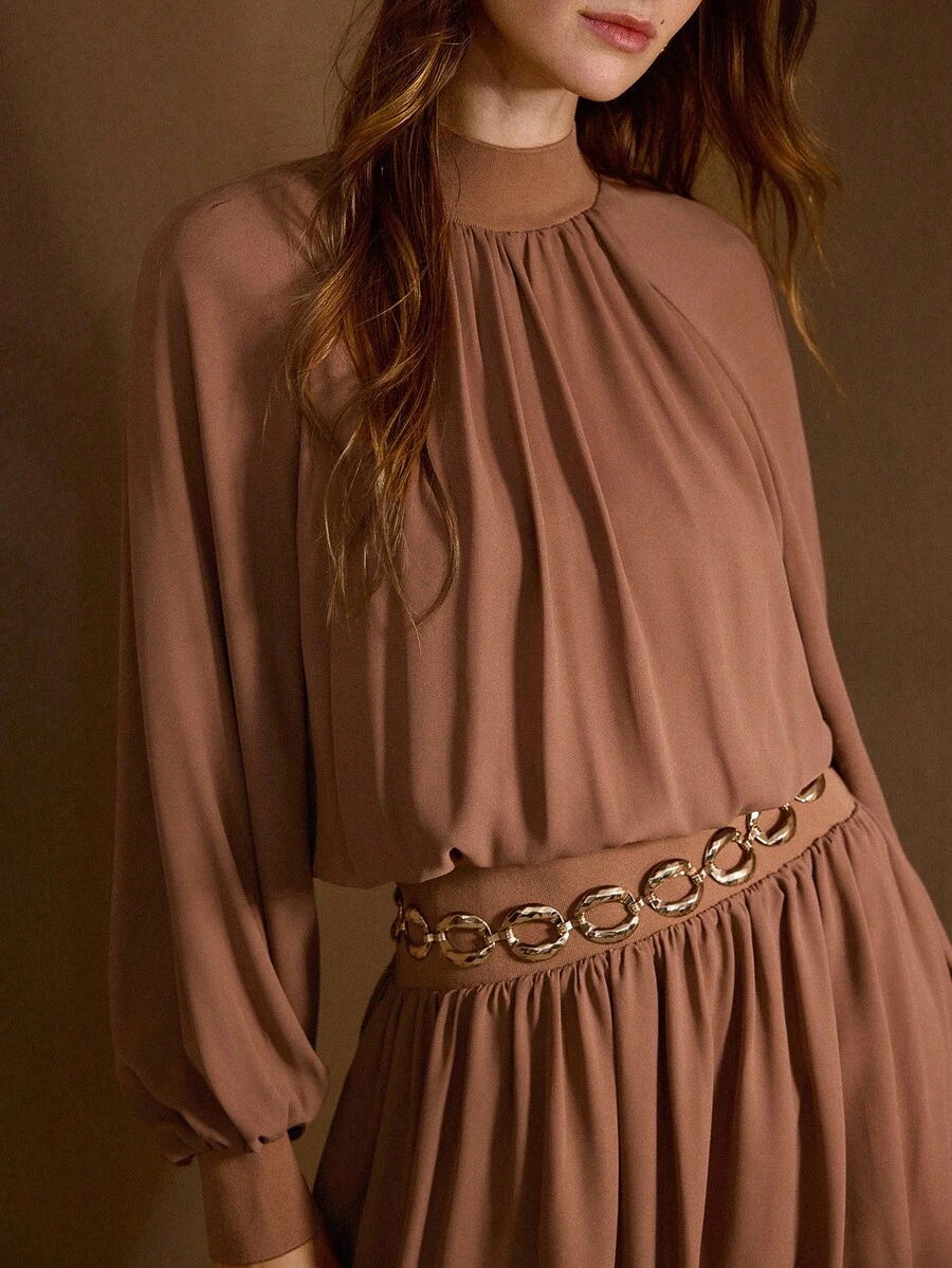 MOTF PREMIUM 褶皱泡泡袖下摆连衣裙 - 棕色 - 查看 2