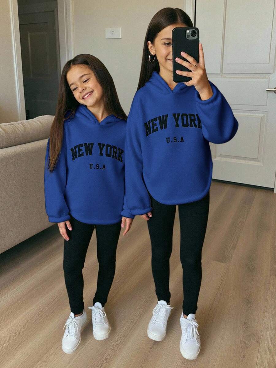 SHEIN 年轻女孩 2 件套摇粒绒字母刺绣落肩弧形下摆连帽衫和紧身裤套装,运动风格,非常适合秋冬季休闲日常穿着和学校日常穿着 - 藍色 - 查看 1