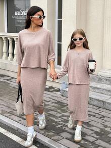 SHEIN 青少年女孩蝙蝠翼圆领 T 恤和中长铅笔裙 2 件套休闲套装，纹理针织面料，优雅适合秋冬季外出和日常穿着，返校