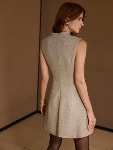 MOTF PREMIUM 女式刺绣腰部喇叭下摆连衣裙，秋冬 - 駝色 - 查看 3