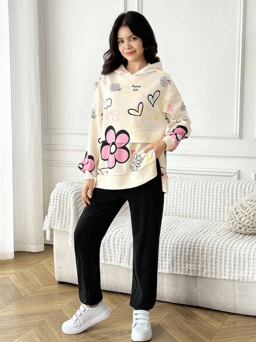 少女返校休闲运动街头服饰两件套，宽松超大连帽运动衫，卡通心形花朵和英文标语印花，针织慢跑裤，适合秋冬穿着