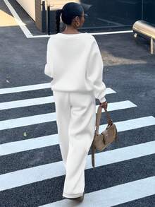 SHEIN EZwear 2 pezzi Set di felpa oversize con scollo a V e pantaloni in pile morbido, elasticizzato e ampio, casual per autunno/inverno - Bianco - Visualizzare 2