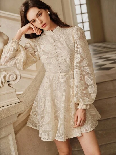 Savoree 女式秋季立领灯笼袖透视收腰花卉刺绣优雅连衣裙