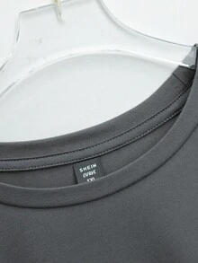 EMERY ROSE 女式圆领短袖T恤，带有鬼屋和蝙蝠印花，万圣节T恤，适合春夏季