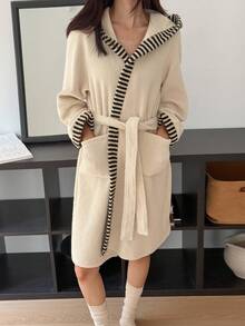 DAZY 女士条纹加厚连帽长袍，撞色滚边设计，简约风格，适合冬季居家穿着，秋季蓬松睡衣，舒适保暖。 - 杏色 - 查看 5