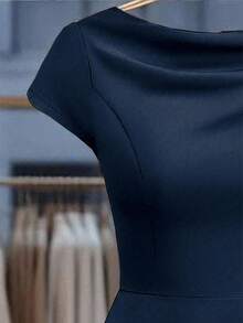 GlowEve CURVE Đầm thanh lịch cổ kim tay áo màu trơn cỡ lớn mùa hè có thể điều chỉnh eo - Màu xanh hải quân - Xem 4