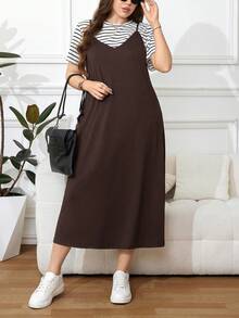 SHEIN LUNE 大码夏季休闲条纹 T 恤和纯色吊带背心连衣裙 2 件套 - 巧克力棕 - 查看 1