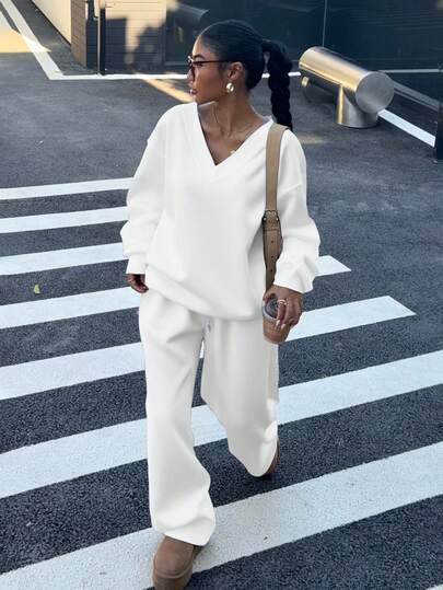 SHEIN EZwear 2pcs Women Oversized V-Neck Fluffy Fleece Elastic Loose Sweatshirt And Sweatpants Set, Casual For Autumn/Winter,Fall