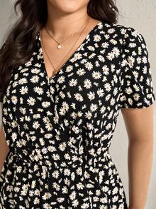 Comfylo 大码女式雏菊印花重叠 V 领短袖阔腿连体裤，适合度假、夏季 - 黑色 - 查看 7