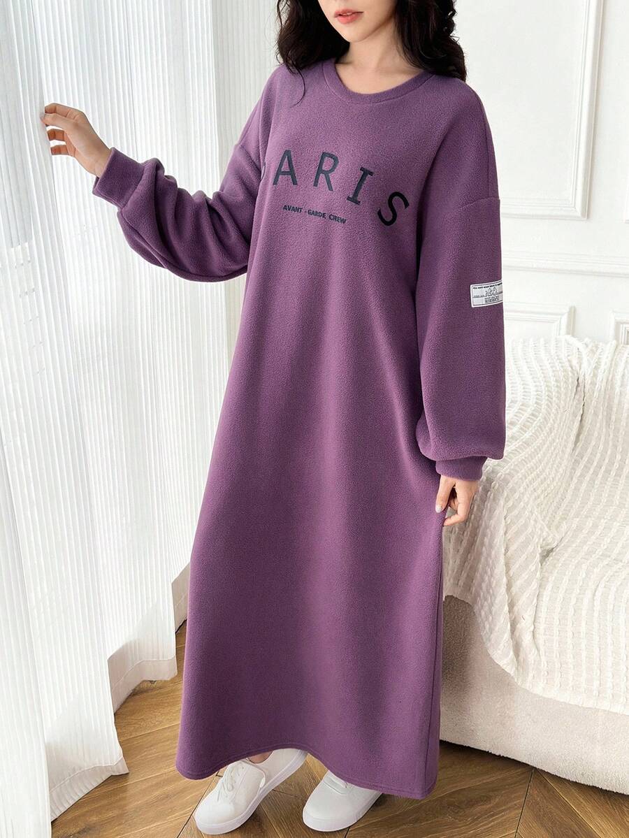 SHEIN 加厚保暖内衬卫衣连衣裙，饰有巴黎文字图案，适合青少年女孩的休闲家居服，秋冬季长袖连衣裙，紫色女式卫衣连衣裙 - 藕粉色 - 查看 1
