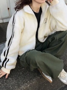 FRIFUL 女士米色立领撞色条纹毛边宽松休闲百搭常规外套，适合秋季作为女式外套穿着 - 米色 - 查看 3