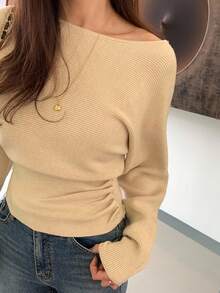 DAZY 法式斜肩长袖秋季设计收腰针织毛衣女 - 杏色 - 查看 1