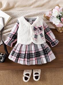 SHEIN 3pcs Girls Toddler Outfit Set: Furry Vest, Plaid Long Sleeve Cardigan, And Plaid Skirt, Fashion Children Autumn/Winter Baby Girl Checkered Dress Baby Girl Plaid Dress Toddler Checkered Dress Toddler Girl Plaid Outfit Baby Girl Winter Dress Toddler Checkered Outfit 2pcs Set Toddler Girls Vintage Style Baby Girl Casual Plaid Dress Toddler Skirt Set Fall - White - View 3
