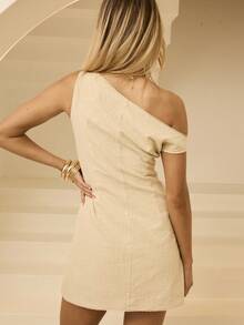 Aralina Vestido Curto Ajustado e Evasê com Ombros à Mostra, Ideal para Convidada de Casamento, Vestido de Linho para Férias de Verão - Amarelo - Visão 2