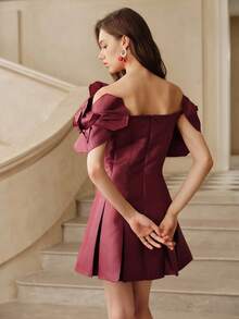 SHEIN Unity Đầm dự tiệc cocktail hở vai màu đỏ tía thiết kế hoa 3D cổ điển lãng mạn thanh lịch dành cho nữ, thích hợp mặc trang phục Halloween, tiệc năm mới, lễ tốt nghiệp - Màu Đỏ Sâu - Xem 2