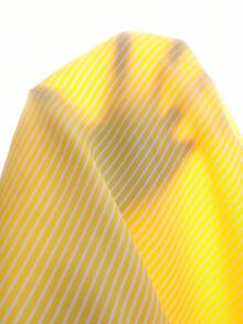 SHEIN Casuvi Kids 3 件青少年服装：黄色条纹衬衫、黑色印花上衣和宽松黄色条纹裤，休闲通勤装