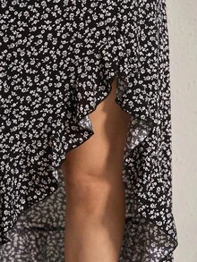 Comfylo 大码女式不对称下摆花卉裙，带荷叶边和松紧腰带，夏季