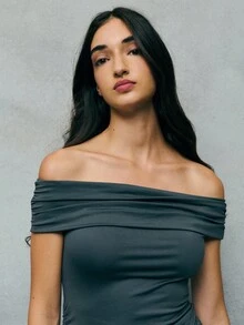 TypaGal 这款露肩褶饰连衣裙非常适合女士秋装、女士冬装，以及圣诞礼服和万圣节服装等节日活动。优雅迷人，是女士冬季外套的理想内搭。 - 棕色 - 查看 4