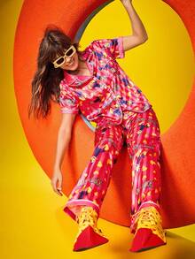 Chillnights X LOONEY TUNES 女士条纹和卡通图案睡衣套装 - 彩色 - 查看 1