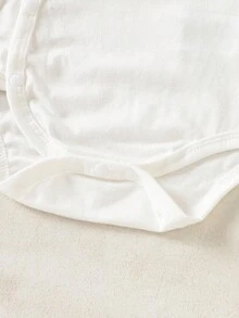 SHEIN 4 件套新生儿礼品套装，可爱小熊印花连体衣，纯白色连脚连体衣，帽子，中性男女通用婴儿服 - 白色 - 查看 11