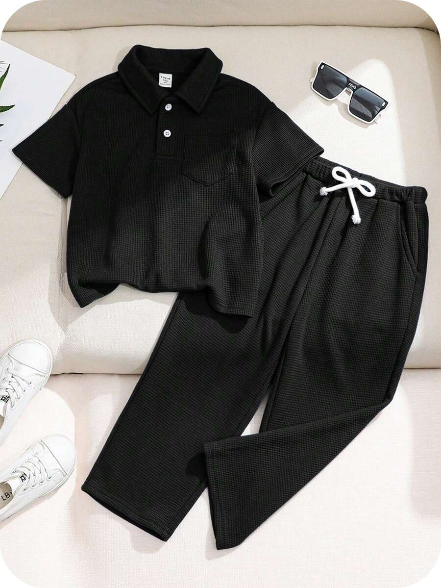 SHEIN 2件套男童休闲宽松翻领短袖Polo衫和裤子套装 - 黑色 - 查看 1