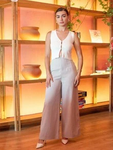 Andrea Bello Blusa sin mangas de punto de color liso casual de verano para mujer, top sin mangas sencillo con abertura en la parte delantera, chaleco de escote en V con abertura en la Bottom, top blanco de verano de escote en V, chaleco beige de vacaciones, blusas de vacaciones de escote en V con bajo asimétrico - Beis - Ver 3