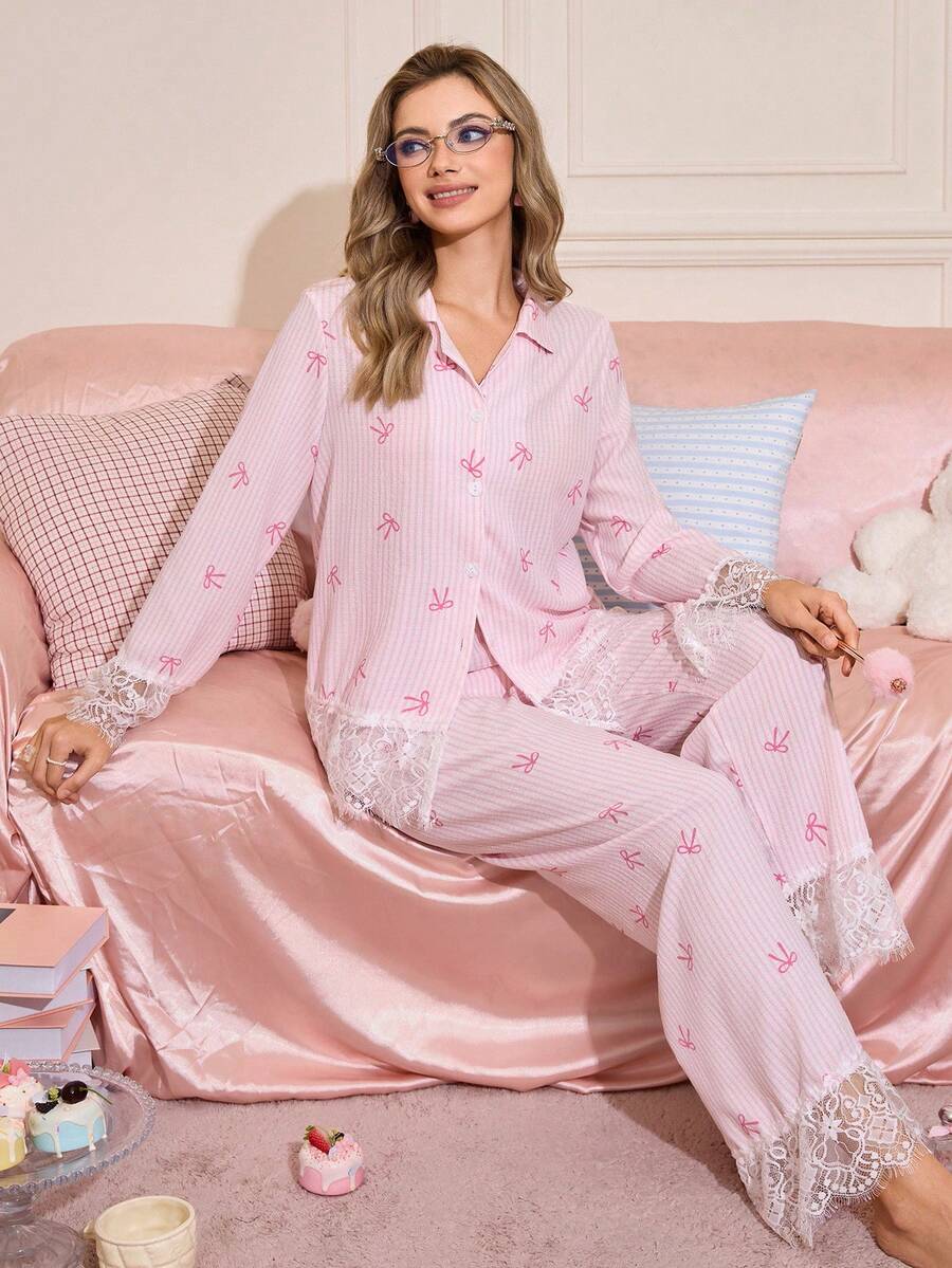 SHEIN Conjunto de pijama de mujer con cuello de encaje con volantes, estampado a rayas y parches de contraste de color, ropa de otoño - Rosa - Ver 1
