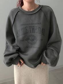 FRIFUL 女式宽松插肩袖字母印花保暖衬里运动衫，秋季休闲套头衫，深灰色