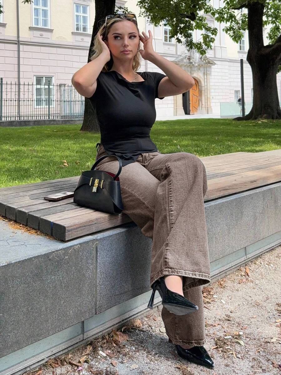 Jeta Ari 休闲破洞直筒牛仔裤 - 棕色 - 查看 1