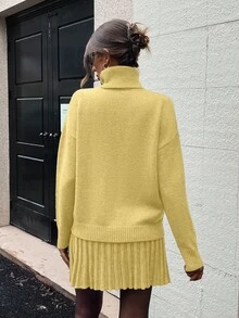 EMERY ROSE Set de 2 piezas de suéter con cuello alto y manga corta de unicolor y minifalda - Amarillo - Ver 2