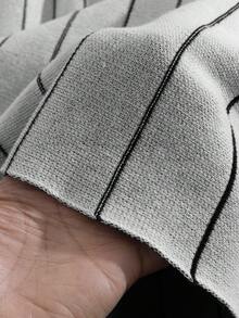 Modelyn Französisches elegantes gestricktes Kleid, Jacquard-Blumenkleid mit kurzen Ärmeln - Schwarz und Weiss - Übersicht 7