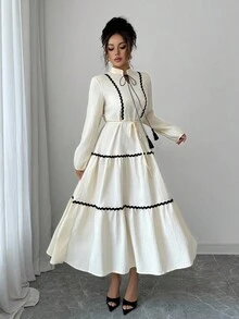 Rafferiza 女式优雅波浪纹拼布流苏领带 V 领灯笼袖喇叭裙 - 杏色 - 查看 3