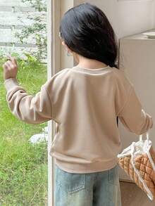 SHEIN 秋冬款少女休闲熊与字母图案圆领套头衫 - 卡其色 - 查看 2