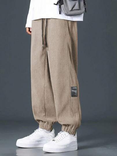 Manfinity Hypemode Celana Jogger Kasual Pria Motif Huruf dengan Tali Serut di Pinggang, Warna Khaki, Musim Gugur/Musim Dingin, Bahan Korduroi